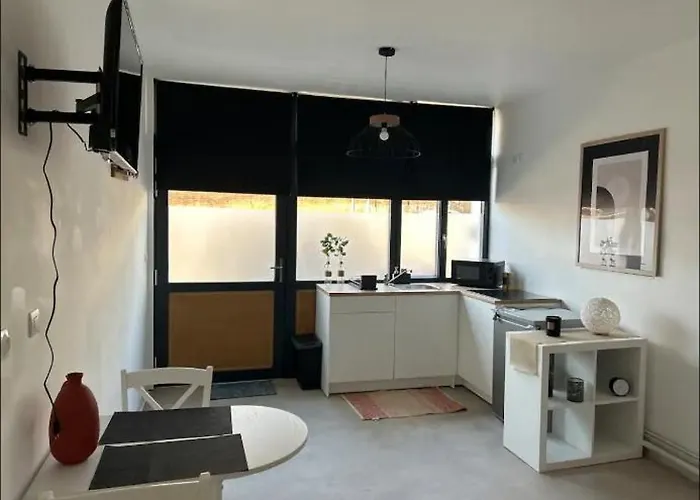 Lumineux A Heure De Paris Апартаменты *